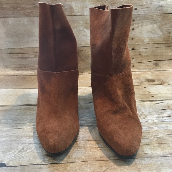 Markon camel colored suede boots. Size 9 1/2 - Picture 2 of 8